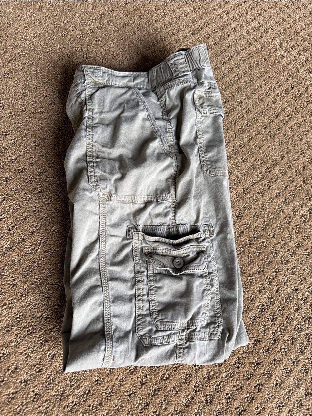 Hollister women’s cargo pants